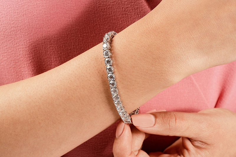 9.00 Carat Tennis Bracelet     Regular Price $8750     SALE PRICE $4999 - Image 2